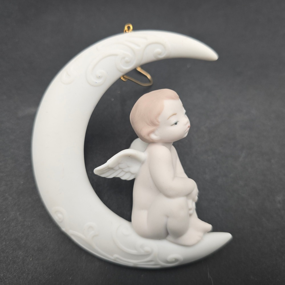 Lladro Angel on the Moon Porcelain Ornament Matte Bisque Made in Spain 2002 - Picture 4 of 7